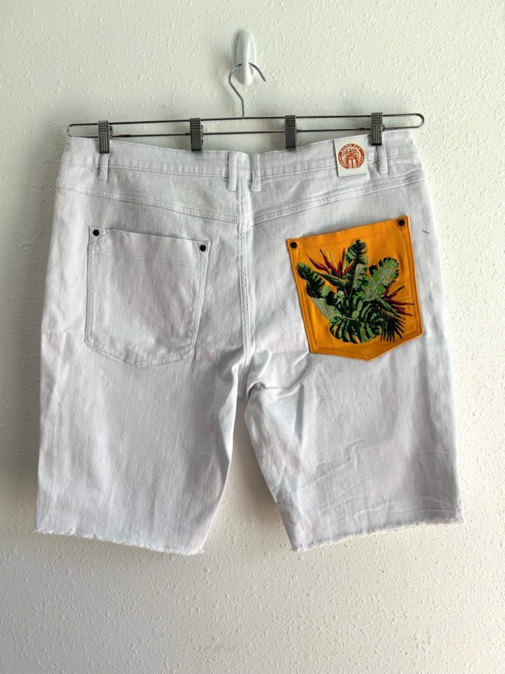 Born Fly Paradise Shorts Men's Size 42 White Denim Embroidery